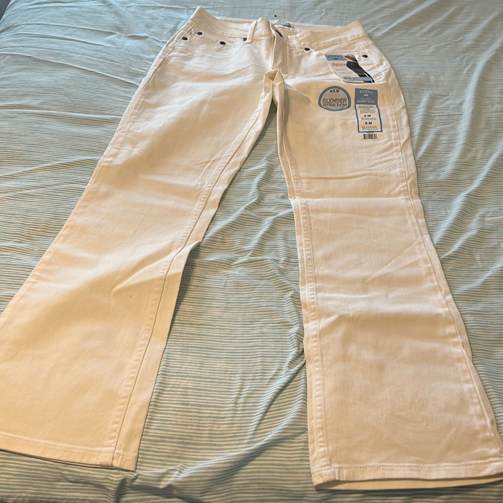 LEE RIDERS SLENDER STRETCH | SIZE 8 M | NWT | WHITE JEANS | BOOT CUT